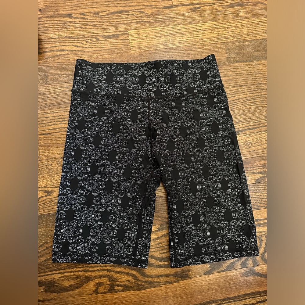 Terez black and white print reflective bike shorts size small